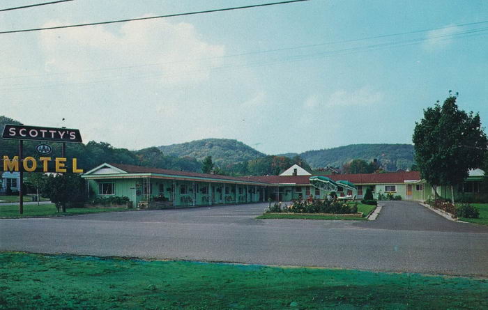 Scottys Motel - Old Postcard Photo